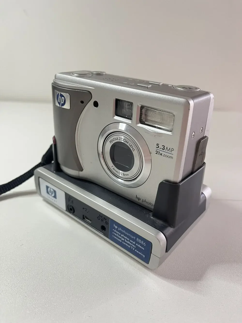 HP Photosmart 8886 Camera 5.3MP 21x Zoom Tested Docking Station Strap